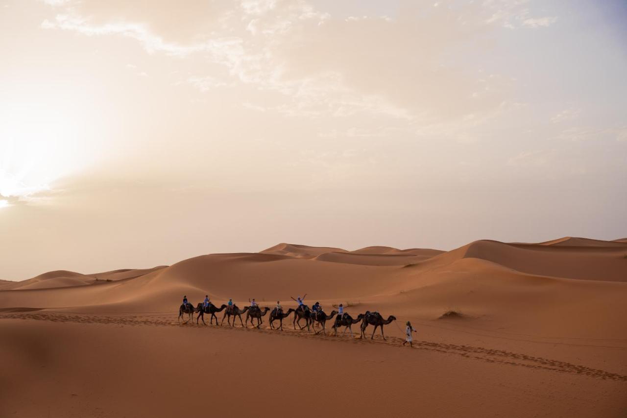 Riadsuerteloca Merzouga Hassilabied 외부 사진 Sahara Desert