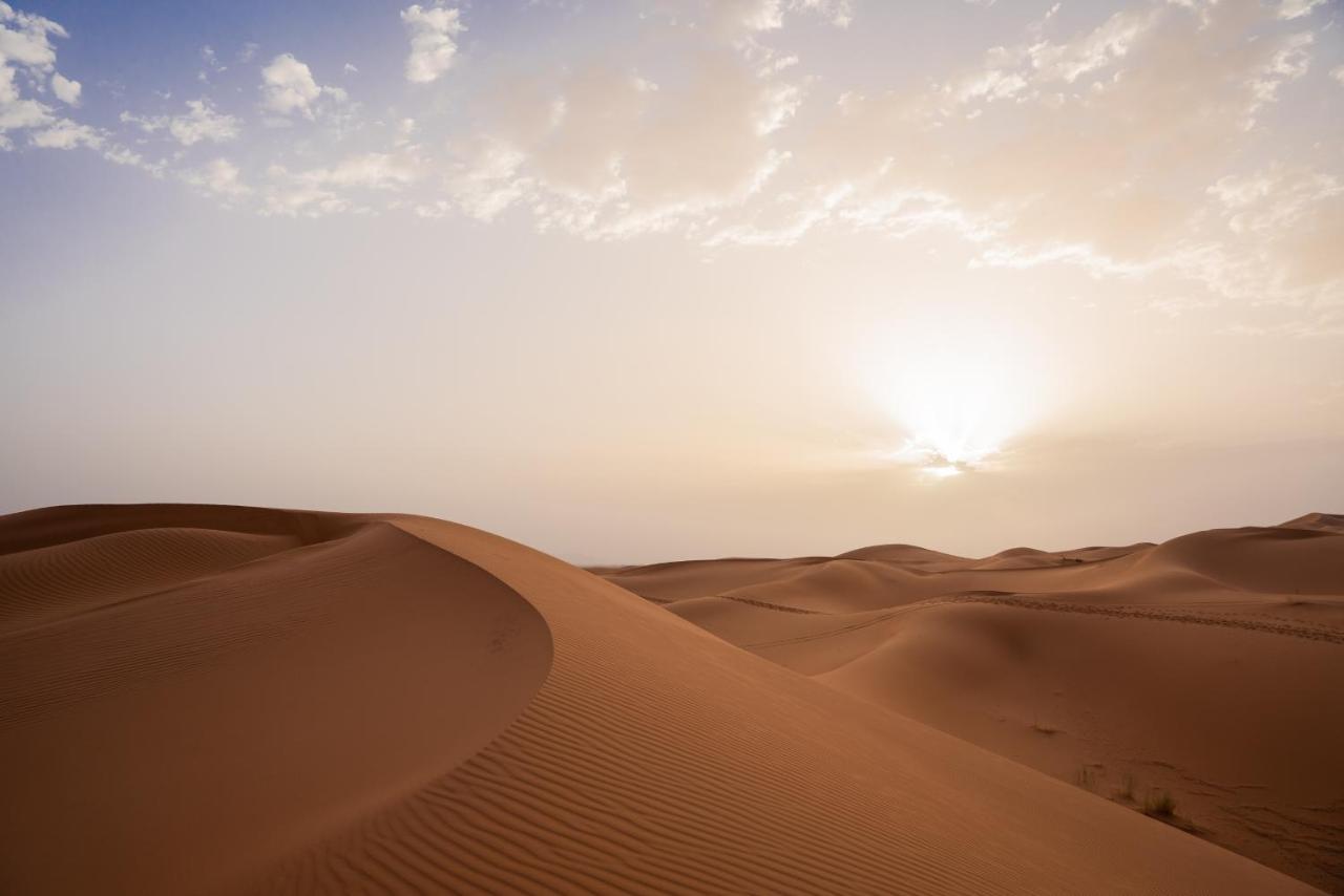 Riadsuerteloca Merzouga Hassilabied 외부 사진 The Sahara Desert