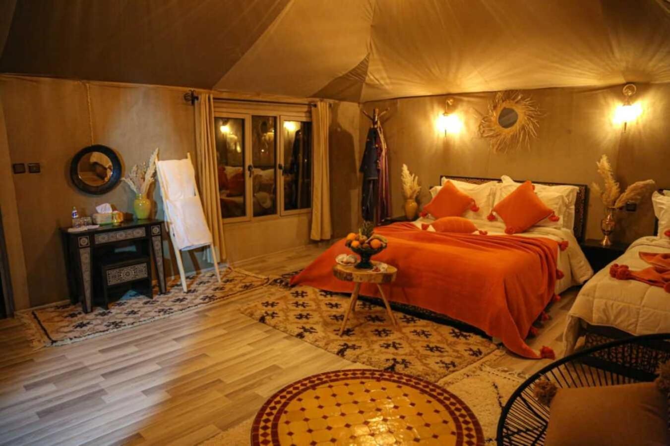 Riadsuerteloca Merzouga Hassilabied 외부 사진 Interior of a luxury tent