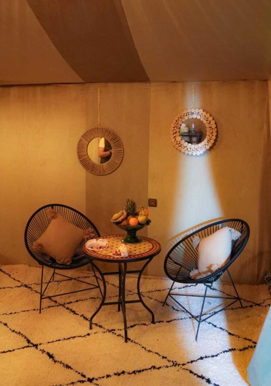 Riadsuerteloca Merzouga Hassilabied 외부 사진 A room at the hotel