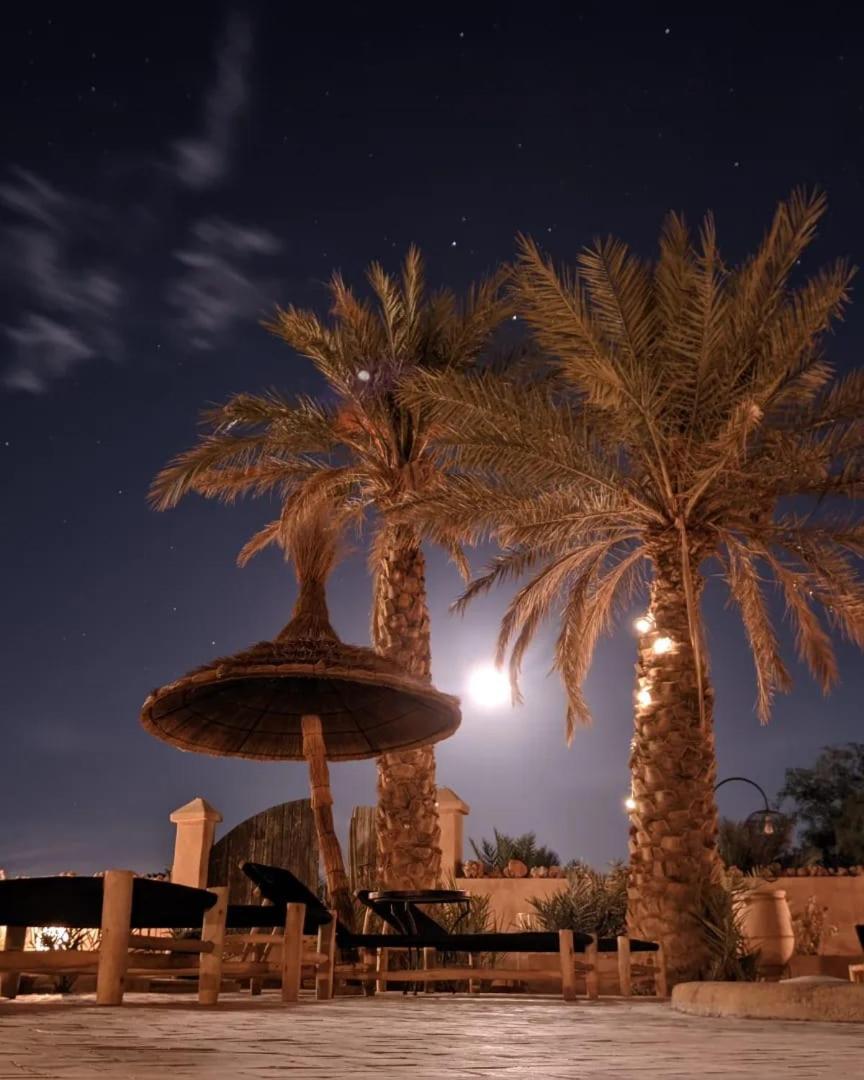 Riadsuerteloca Merzouga Hassilabied 외부 사진 Fountain at the Oasis of Mara
