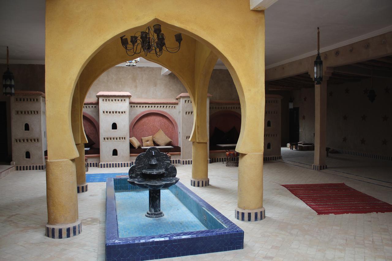 Riadsuerteloca Merzouga Hassilabied 외부 사진 A hammam in Marrakech, Morocco